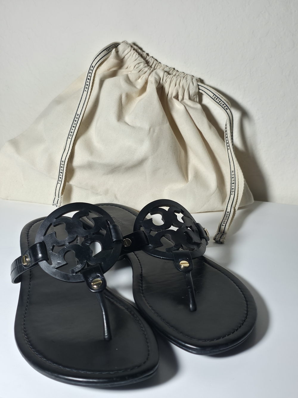 TORY BURCH Miller Patent Sandal Black Logo Thong Sandals Size 10M +Bag